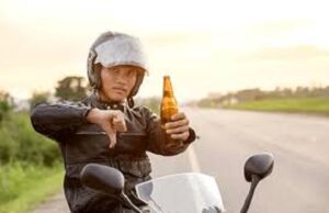 शराबी बाइक चालक पर हुई बड़ी कार्रवाई ₹15,000 का जुर्माना