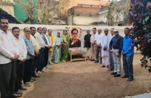 गरियाबंद – पंडित श्यामा चरण शुक्ला की पुण्यतिथि पर कांग्रेसजनों ने दी श्रद्धांजलि