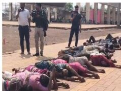 81 दिन तक अनशन के बाद D.Ed अभ्यर्थियों का अनोखा प्रदर्शन, दण्डवत करते हुए विधानसभा घेरने निकले…