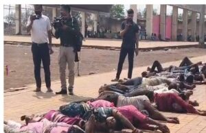 81 दिन तक अनशन के बाद D.Ed अभ्यर्थियों का अनोखा प्रदर्शन, दण्डवत करते हुए विधानसभा घेरने निकले…