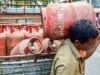 आम आदमी को झटका,देश में घरेलू LPG 60 तो कमर्शियल सिलेंडर 115 रुपए हुआ महंगा