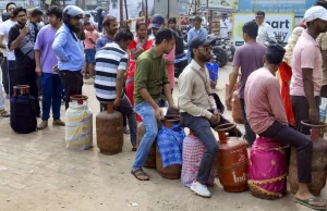 लखनऊ में चाय वाले बना रहे चूल्हा, अयोध्या में ‘राम रसोई’ में नहीं बन पाया खाना