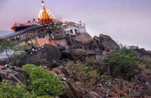 बम्लेश्वरी धाम में ‘बलि’ विवाद से सुलगा डोंगरगढ़, बैगा परंपरा बनाम ट्रस्ट आमने-सामने