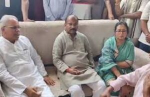 तिहरा हत्याकांड: भूपेश बघेल ने मृतक परिवार से की मुलाकात, बताया राजनीतिक षड्यंत्र, पुलिस पर लापरवाही का आरोप