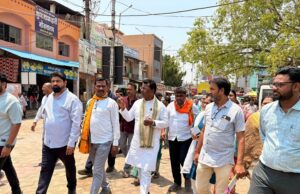 43 डिग्री तापमान में राजिम MLA रोहित साहू गरियाबंद के गली मोहल्ले तालाब पहुंचकर विकास कार्यों लिया जायजा