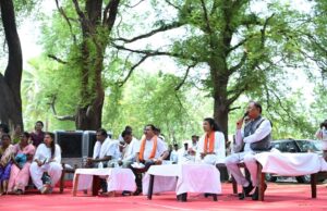 सुशासन तिहार में मुख्यमंत्री पहुंचे बीजापुर के सुदूर गांव कोण्डापल्ली, जनचौपाल में सुनीं ग्रामीणों की समस्याएं