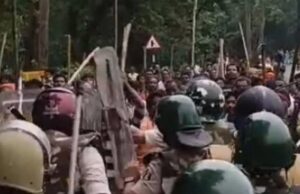 पुलिस टीम पर ग्रामीणों का लाठी-डंडों से हमला, DSP समेत 15 जवान घायल, 5 बसों और कई वाहनों में भारी तोड़फोड़