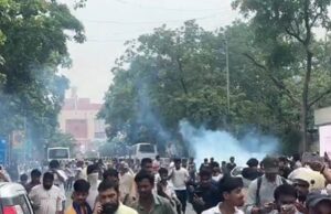 कॉजपा संसद मार्च – शास्त्री भवन के निकट प्रदर्शनकारियों पर आंसू गैस के गोले छोड़े गए