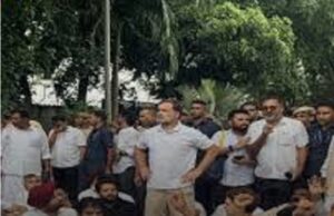 कांग्रेस की गुप्त योजना: कैसे अचानक PM आवास के बाहर जुट गए कांग्रेस सांसद, पुलिस-शासन क्यों नहीं रोक पाए धरना?