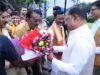 गुरु पूर्णिमा पर रायगढ़ पहुंचे CM विष्णुदेव साय, जिंदल एयरस्ट्रिप पर हुआ भव्य और आत्मीय स्वागत