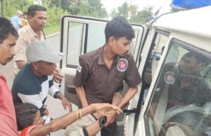 नेशनल हाइवे 130 सी मे दो मोटर साइकिल आपस मे टकराई तीन घायल, एंबुलेंस 112 से मैनपुर अस्पताल पहुंचाया गया