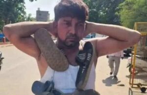 कैफे संचालक पर रेप का आरोप, गुस्साए लोगों ने जूतों की माला पहनाई और पीटते हुए थाने ले गए