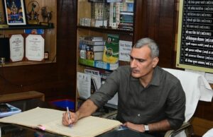 गरियाबंद जिले के नवनियुक्त कलेक्टर रणबीर शर्मा ने किया पदभार ग्रहण