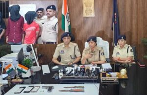 कल्याण ज्वेलर्स में डकैती की साजिश नाकाम, पिस्टल-चाकू के साथ 3 आरोपी गिरफ्तार