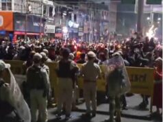 मणिपुर: मशाल जुलूस हुआ हिंसक, जमकर पत्थरबाजी, पुलिस ने दागे आंसू गैस के गोले, कई लोग घायल