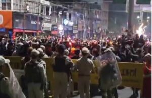 मणिपुर: मशाल जुलूस हुआ हिंसक, जमकर पत्थरबाजी, पुलिस ने दागे आंसू गैस के गोले, कई लोग घायल