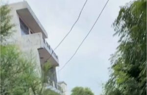 ‘मेरी शर्ट फाड़ी, मोबाइल तोड़ा’, आशुतोष रांका संग मारपीट, ग्रामीणों ने CJP टीम को दौड़ा-दौड़ा कर पीटा