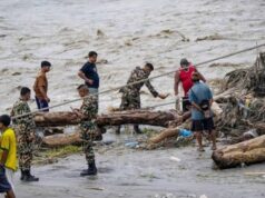 नेपाल में और शव मिलने के बाद अचानक आयी बाढ़ से मौतों का आंकड़ा 1,000 के करीब