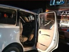बालोद में बड़ा सड़क हादसा: ट्रक की टक्कर से कार के उड़े परखच्चे, पांच की दर्दनाक मौत, बाइक सवार चपेट में आया